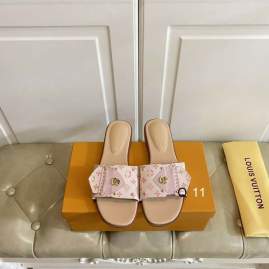 Picture of Louis Vuitton Slippers _SKULVsz35-40Y0121427